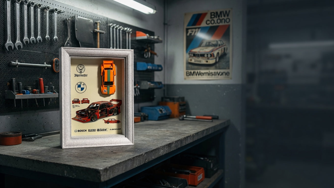 Ramka z miniaturą BMW jako prezent dla fana marki BMW