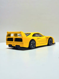 Ferrari F40 (Jaune) - Vitrine avec modèle réduit au 1/64