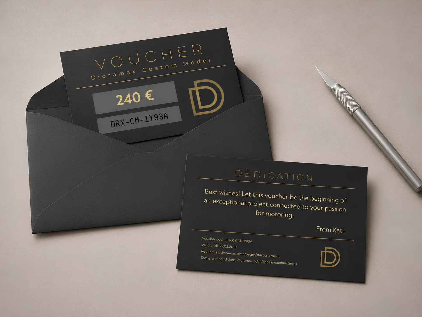 Voucher Dioramax na model własnego samochodu z informacją o realizacji projektu