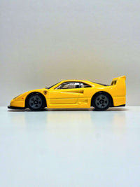 Ferrari F40 (Jaune) - Vitrine avec modèle réduit au 1/64